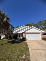 711 Marsh Harbor Dr in Mary Esther, FL - Building Photo