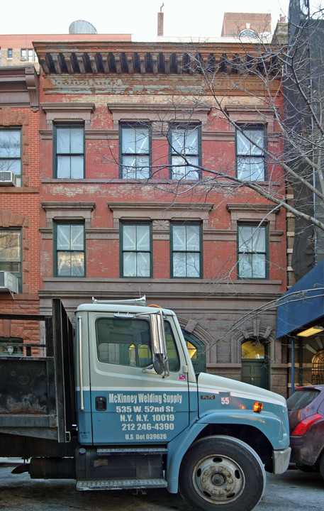 170 E 73rd St in New York, NY - Building Photo