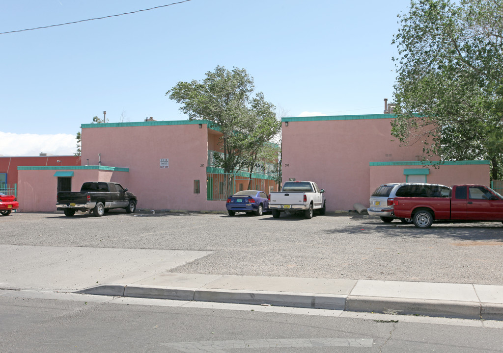 316-320 Espanola St NE in Albuquerque, NM - Building Photo