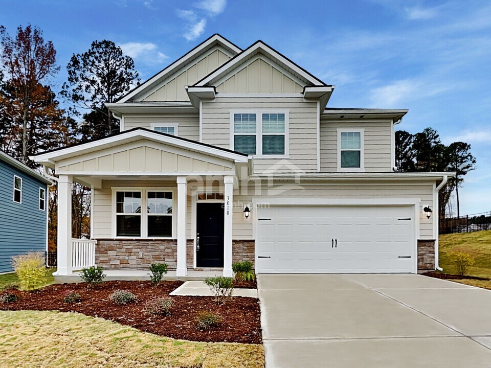 3010 Ava Jane Court in Charlotte, NC - Foto de edificio