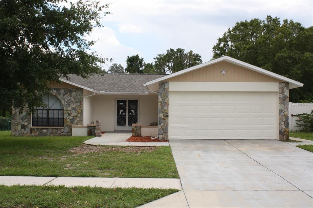 8338 Fishhawk Ave in New Port Richey, FL - Building Photo