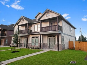 902 Montclair Ave in College Station, TX - Building Photo - Building Photo