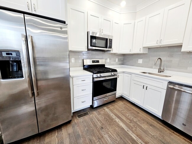 79 Linden St in Boston, MA - Foto de edificio - Building Photo