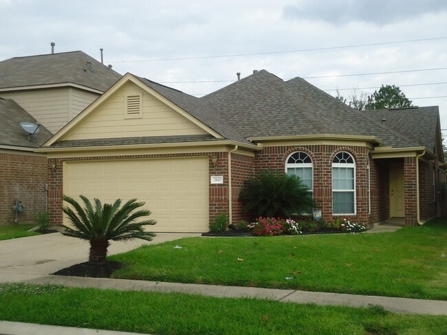 2810 Youpon Lake Ct