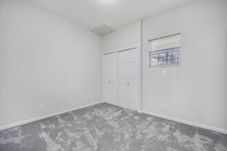 2033 W Huron St in Chicago, IL - Building Photo - Building Photo