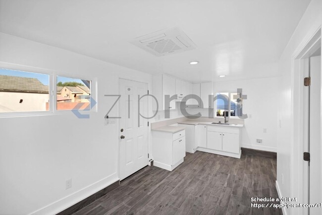 12313 Lakewood Blvd in Downey, CA - Building Photo - Building Photo