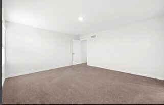 6296 Marinelli Dr S in Columbus, OH - Building Photo