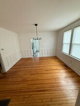 8436 Burns Ave, Unit First Floor in Cincinnati, OH - Foto de edificio - Building Photo