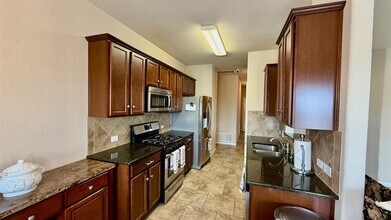 412 Moulins Ln in Georgetown, TX - Building Photo - Building Photo