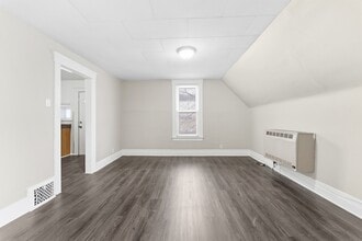 332 Goddard Rd in Wyandotte, MI - Building Photo - Building Photo