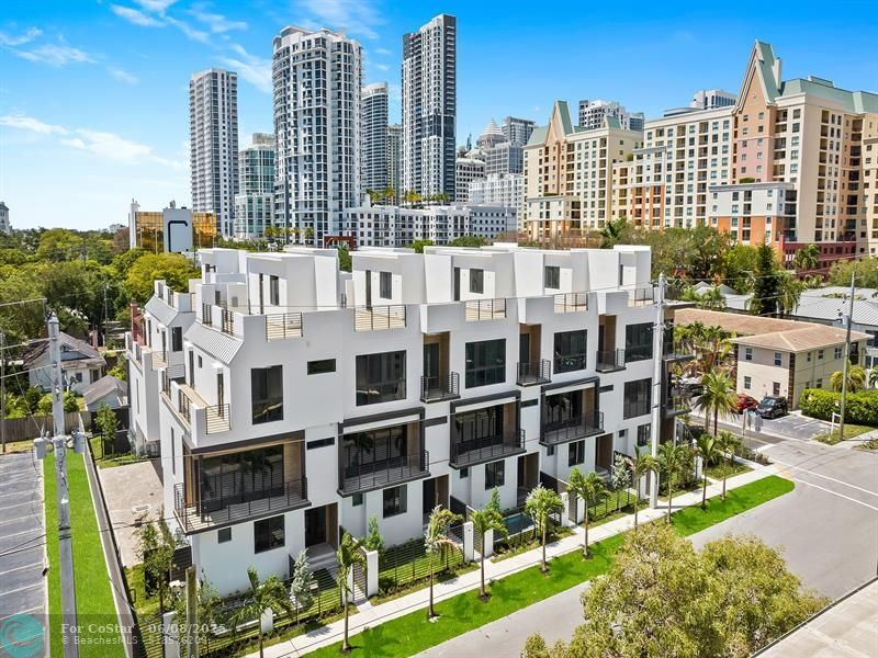 808 NE 2nd St in Fort Lauderdale, FL - Building Photo