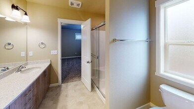 10201 NE 106th Cir in Vancouver, WA - Building Photo - Building Photo