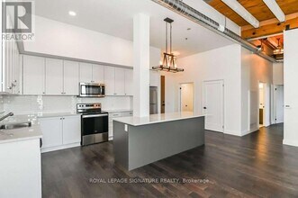 19 Guelph Ave in Cambridge, ON - Building Photo - Building Photo