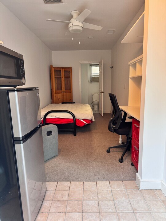 51 Orchard Pl in Greenwich, CT - Building Photo