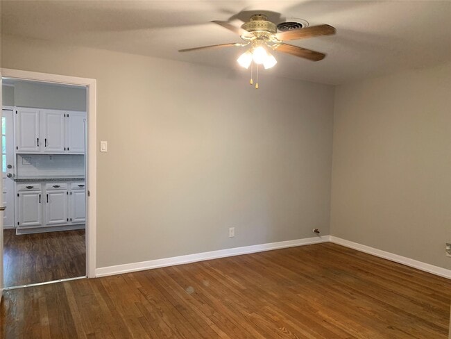 4423 Warm Springs Rd in Houston, TX - Building Photo - Building Photo