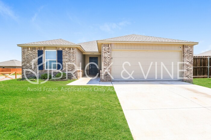 11549 Ruger Rd in Yukon, OK - Building Photo