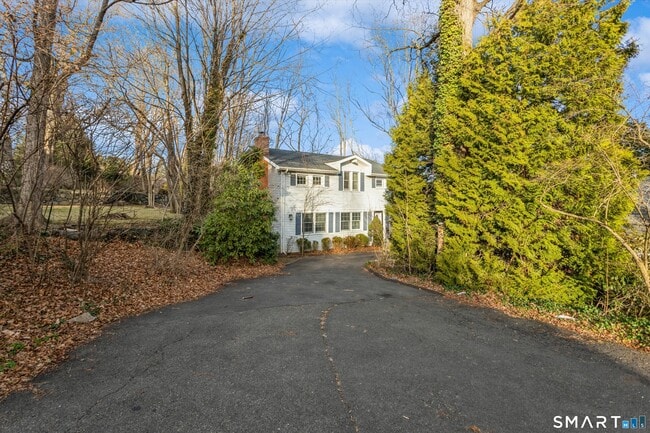 181 E Putnam Ave in Greenwich, CT - Building Photo - Building Photo