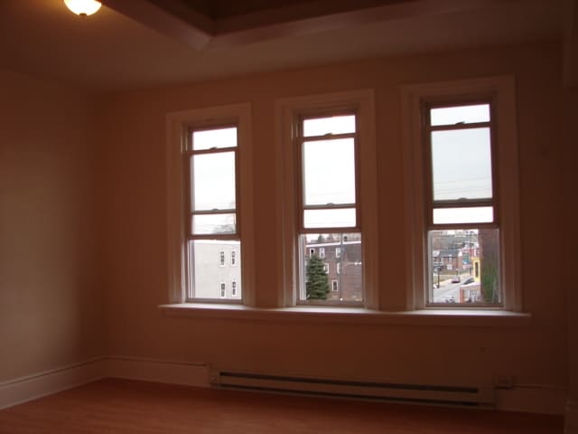 1705 W Erie Ave in Philadelphia, PA - Building Photo - Interior Photo