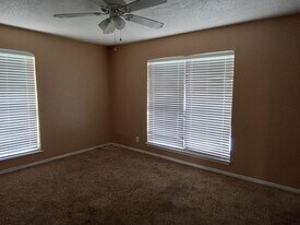 102 Edwards Apt 27 St in Del Rio, TX - Building Photo - Building Photo