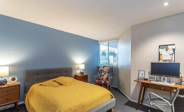 8530 Holloway Dr in West Hollywood, CA - Building Photo - Building Photo