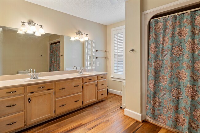 2600 Charlie Thomas Rd in Cornersville, TN - Building Photo - Building Photo