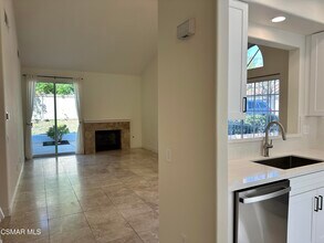 4895 Martona Dr in Oak Park, CA - Building Photo - Building Photo