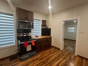 7515 Lawn Ave in Cleveland, OH - Building Photo - Building Photo
