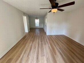3600 Chateau Dr in Columbia, SC - Foto de edificio - Building Photo