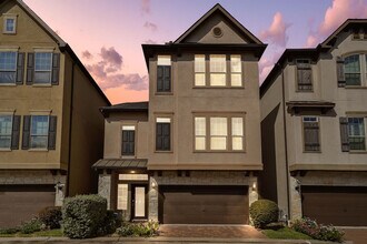 10605 Enclave Springs Ct, Unit SI ID1429785P in Houston, TX - Foto de edificio - Building Photo