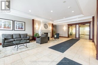 2545 Erin Centre Blvd in Mississauga, ON - Building Photo - Building Photo