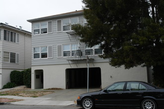 1113 Chula Vista Ave in Burlingame, CA - Foto de edificio - Building Photo