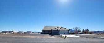 4431 W Betty Ave in Pahrump, NV - Building Photo