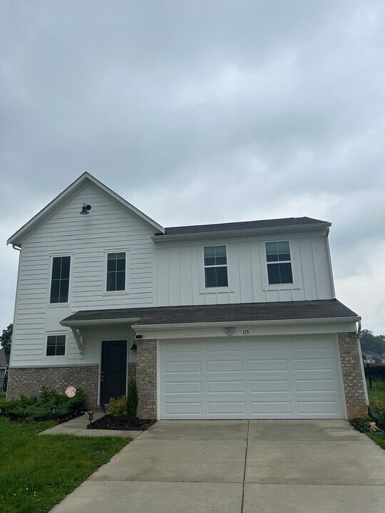 115 Wildflower Ct in Mount Washington, KY - Building Photo