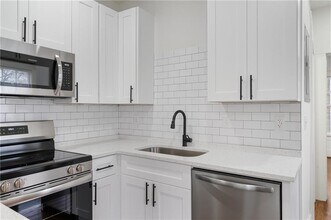 405 4th St NE in Atlanta, GA - Building Photo - Building Photo
