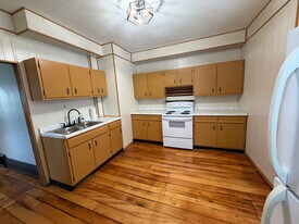 489 Almond St in Dubuque, IA - Building Photo