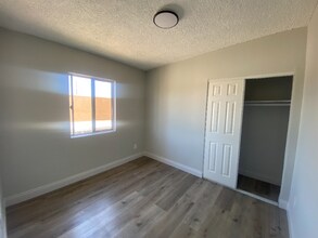 7406 S Hoover St in Los Angeles, CA - Building Photo - Building Photo