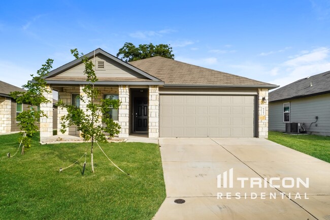 property at 922 Pumpkin Rdg