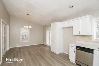 289 Angla Dr SE in Smyrna, GA - Foto de edificio - Building Photo