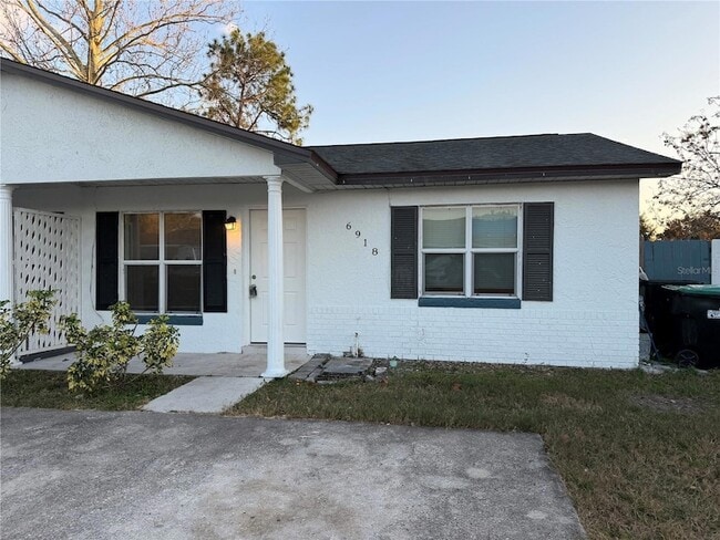 property at 6918 Edgefield Ln