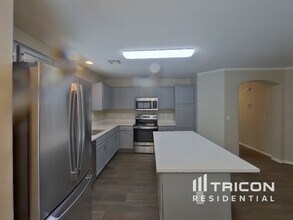 44305 W McClelland Dr in Maricopa, AZ - Building Photo - Building Photo