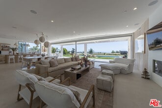 29958 Harvester Rd in Malibu, CA - Building Photo - Building Photo