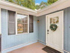 1918 W Kimberly Rd SW in Atlanta, GA - Building Photo - Building Photo