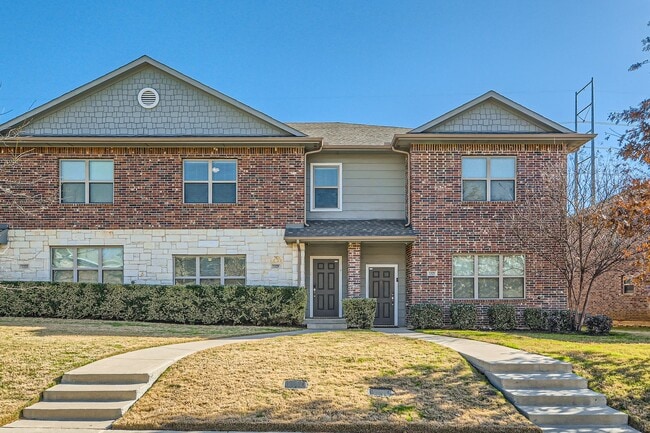 1412 Lakecrest Ln