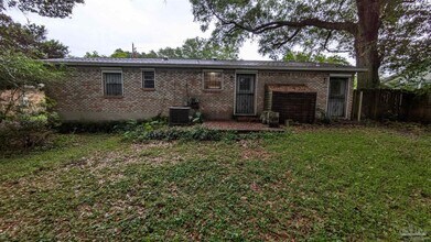 5761 Scotland Rd in Pensacola, FL - Building Photo - Building Photo