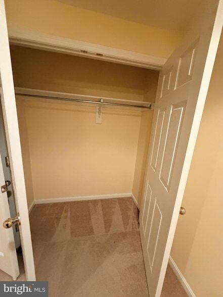 8050 Settle Ct, Unit B in Waldorf, MD - Foto de edificio - Building Photo