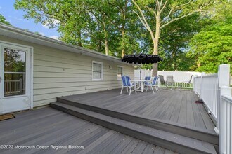 2 Karen Ct in West Long Branch, NJ - Building Photo - Building Photo