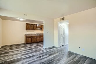 212 Orland St-Unit -27 in Las Vegas, NV - Building Photo - Building Photo