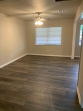 202 S Barbara St in Waco, TX - Building Photo - Building Photo