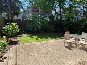 27 Young St in Newport, RI - Building Photo - Building Photo