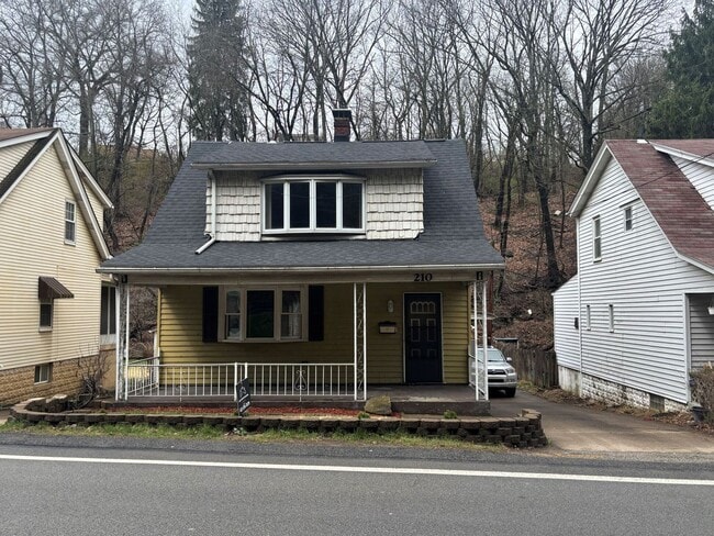 210 Provost Rd in Pittsburgh, PA - Building Photo - Building Photo